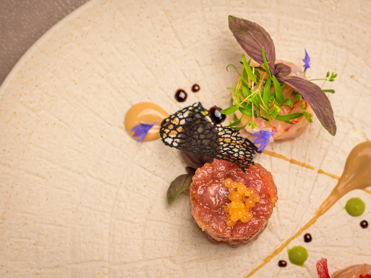 Raw from the sea to the plate