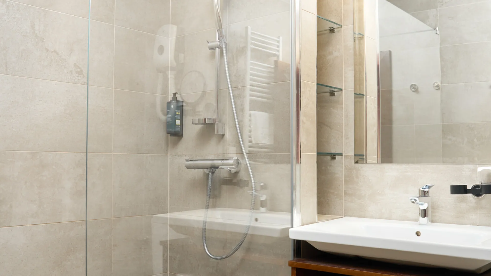 Junior suite - bathroom